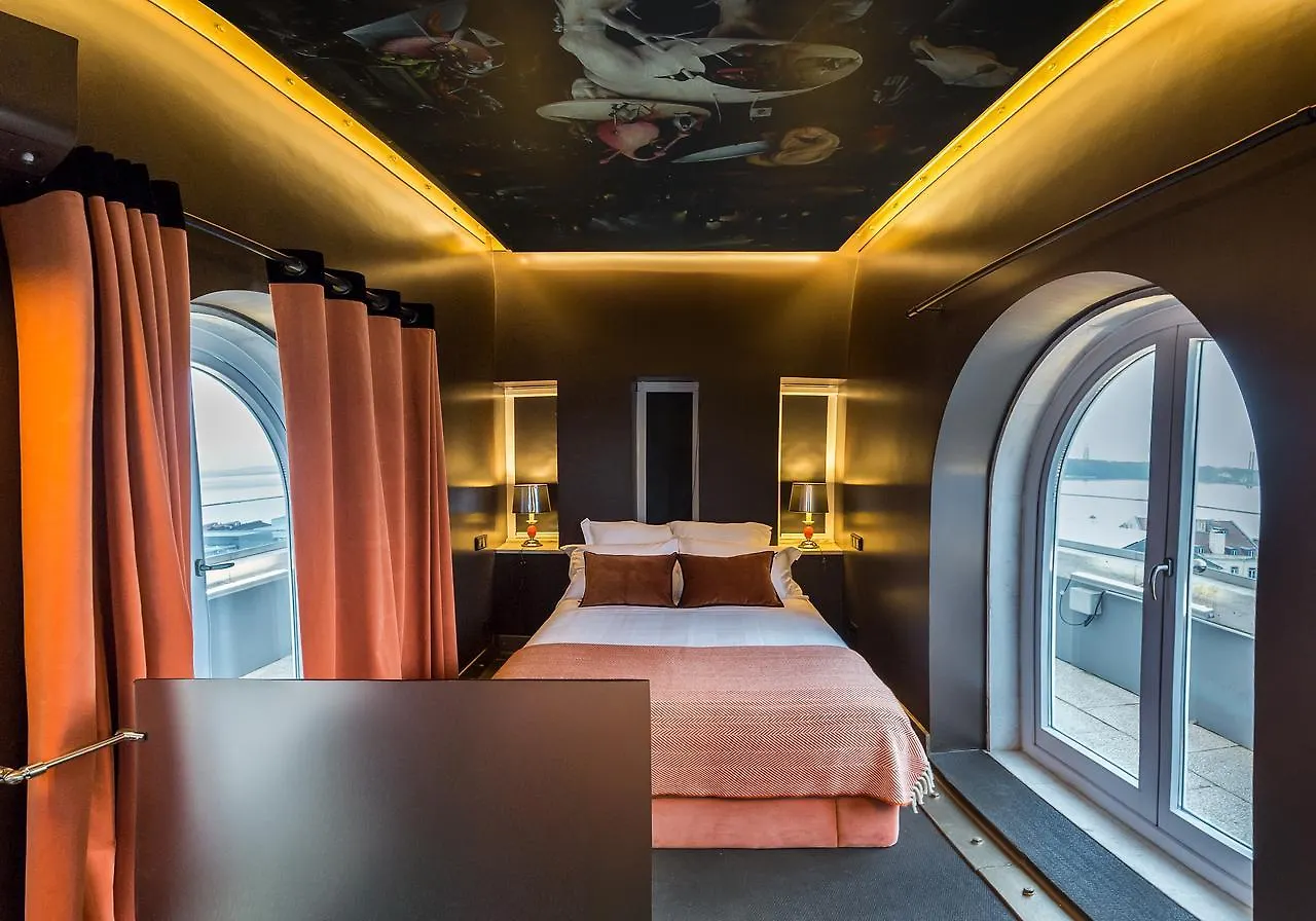 Daire The Clock Tower Suite By Lisbon Five Stars